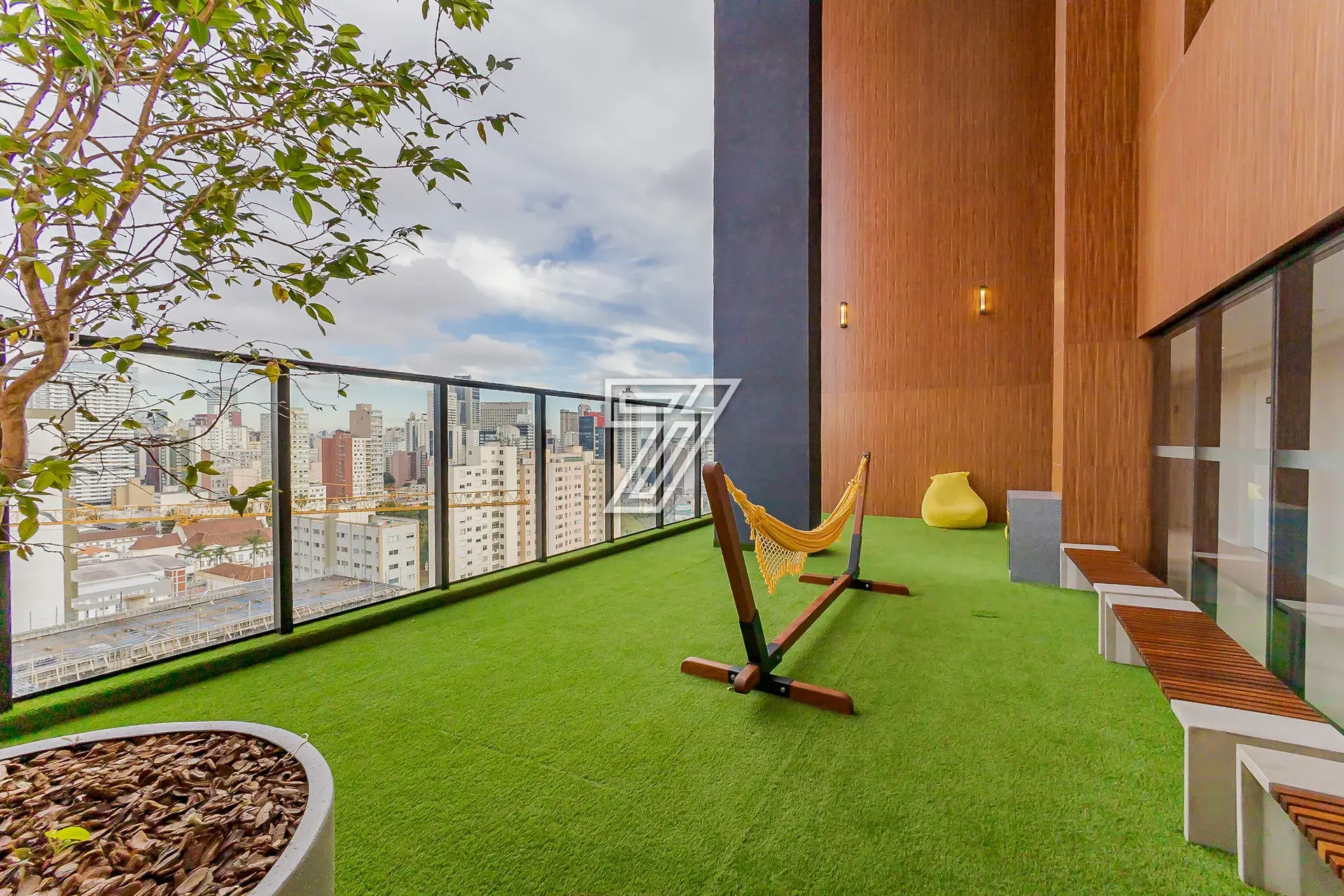 Floor-to-ceiling windows in a one-bedroom apartment, 29 m² — photo 38