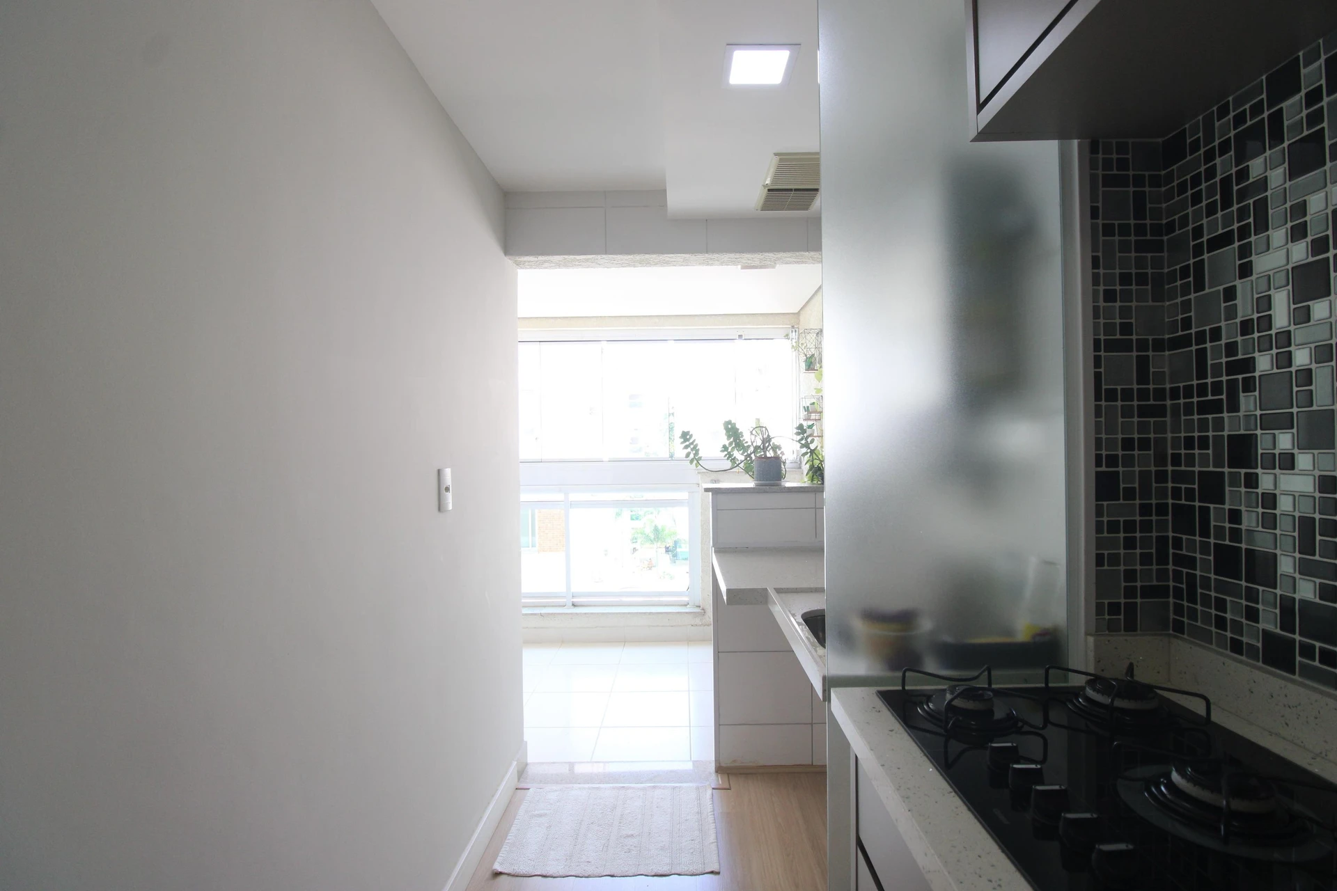 Furnished apartment, 72 m², with a glass-enclosed balcony — photo 34