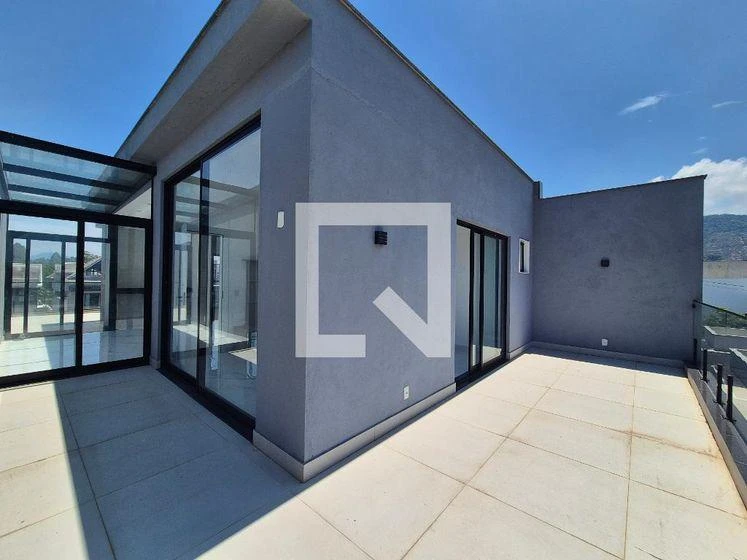 5-bedroom house with floor-to-ceiling windows — photo 50