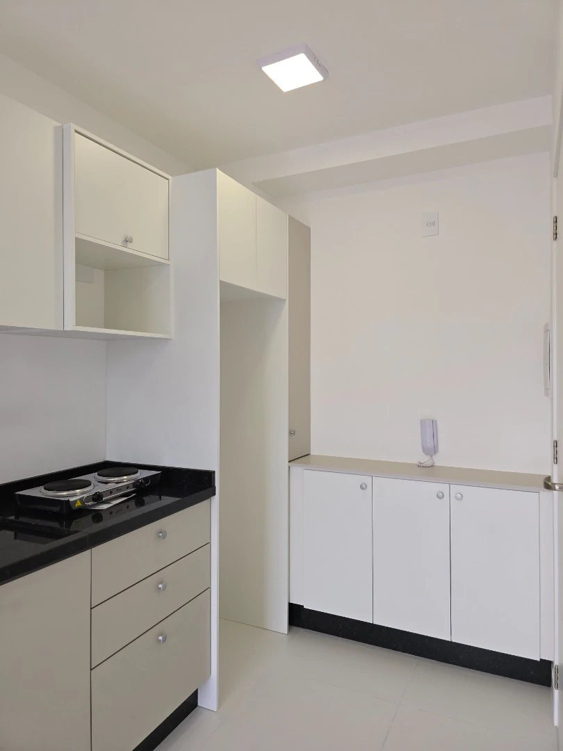 2-bedroom apartment with balcony and no parking — photo 2