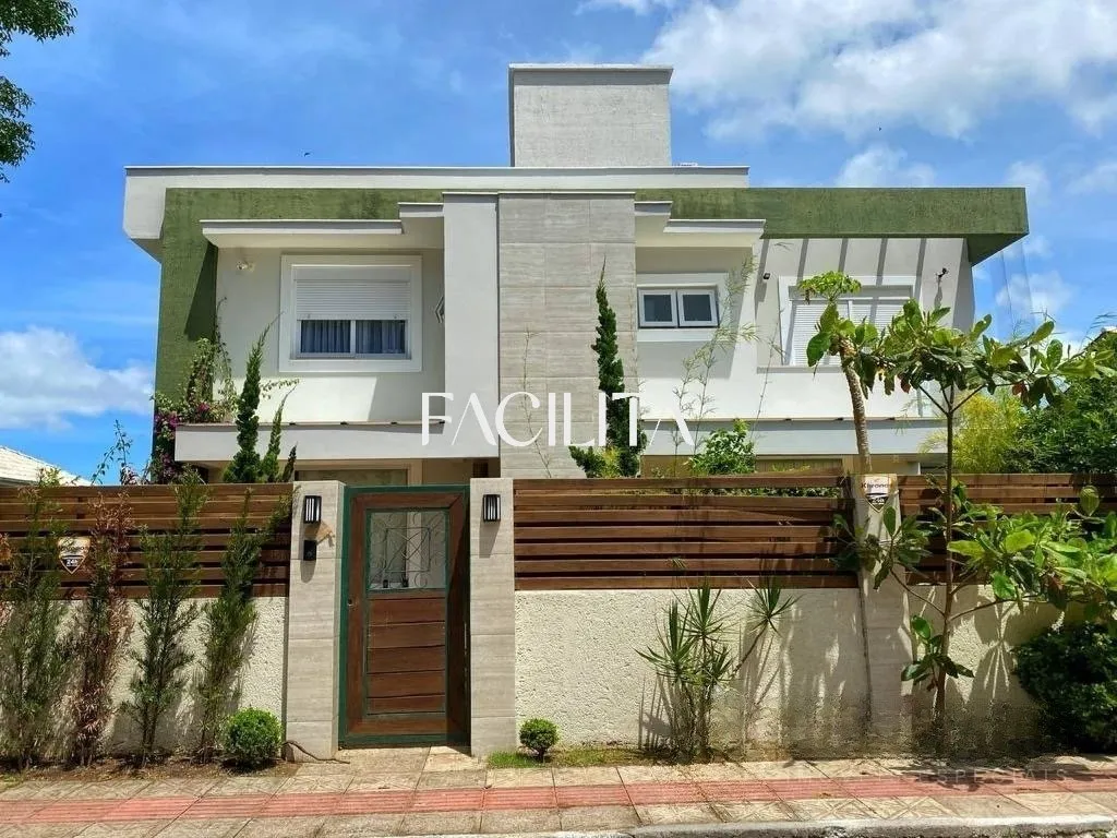 Furnished house with 4 bedrooms and private garden