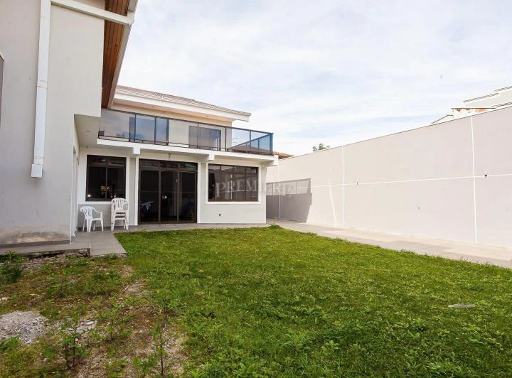 Casa en alquiler con 4 suites y balcón — photo 6