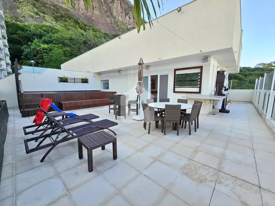 Furnished apartment with 3 bedrooms and 5 bathrooms — photo 3