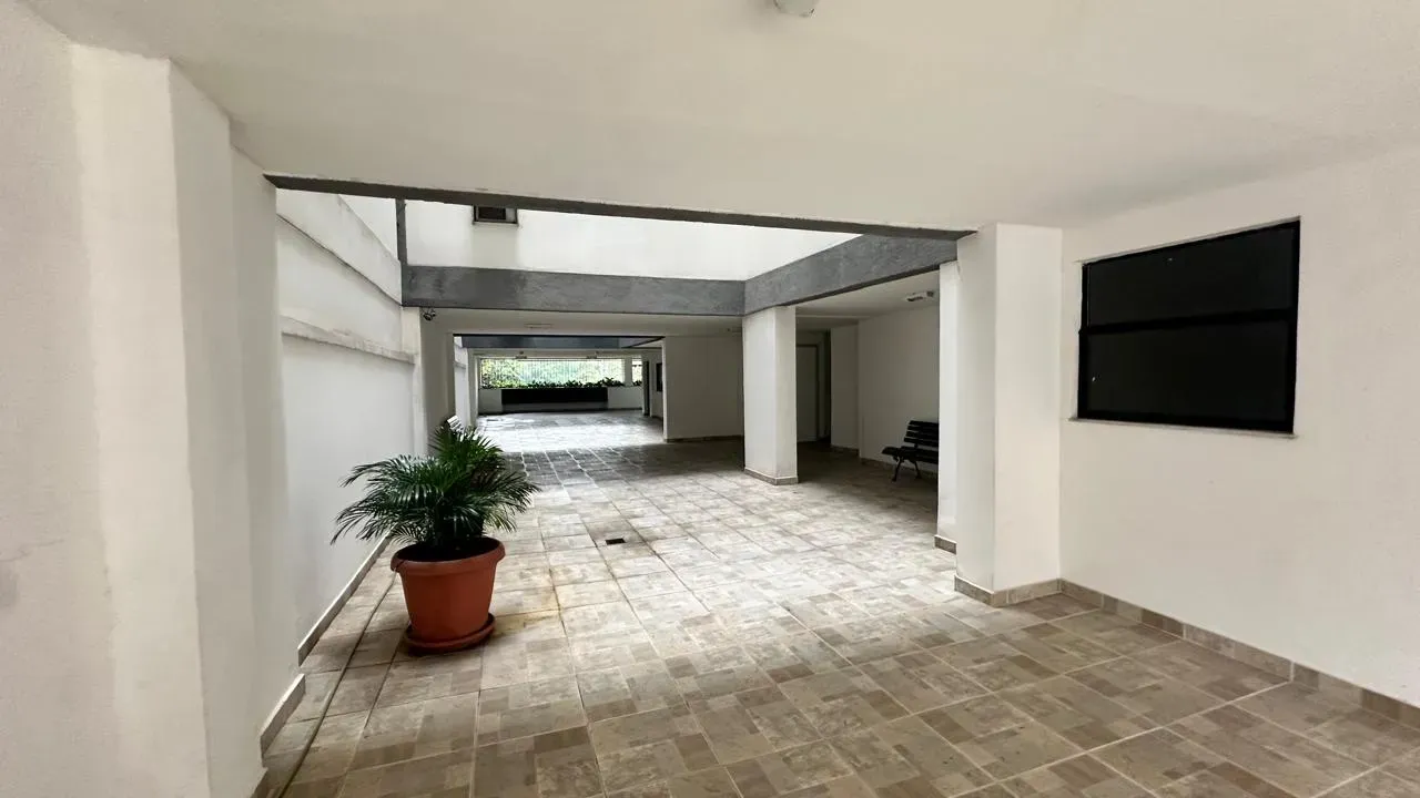 4-bedroom apartment with glassed-in balcony — photo 47