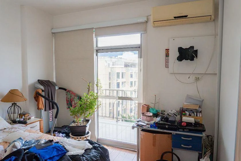 Furnished apartment with 4 bedrooms and 200 m² — photo 38