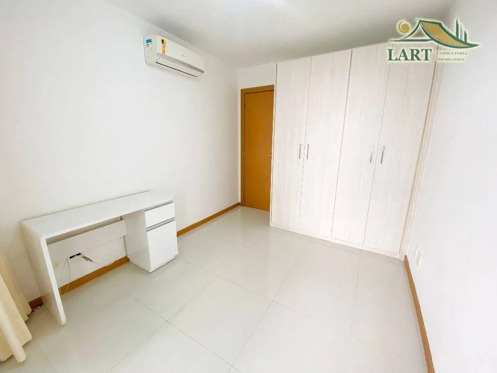 Apartamento sem mobília com 4 dormitórios e varanda — photo 24