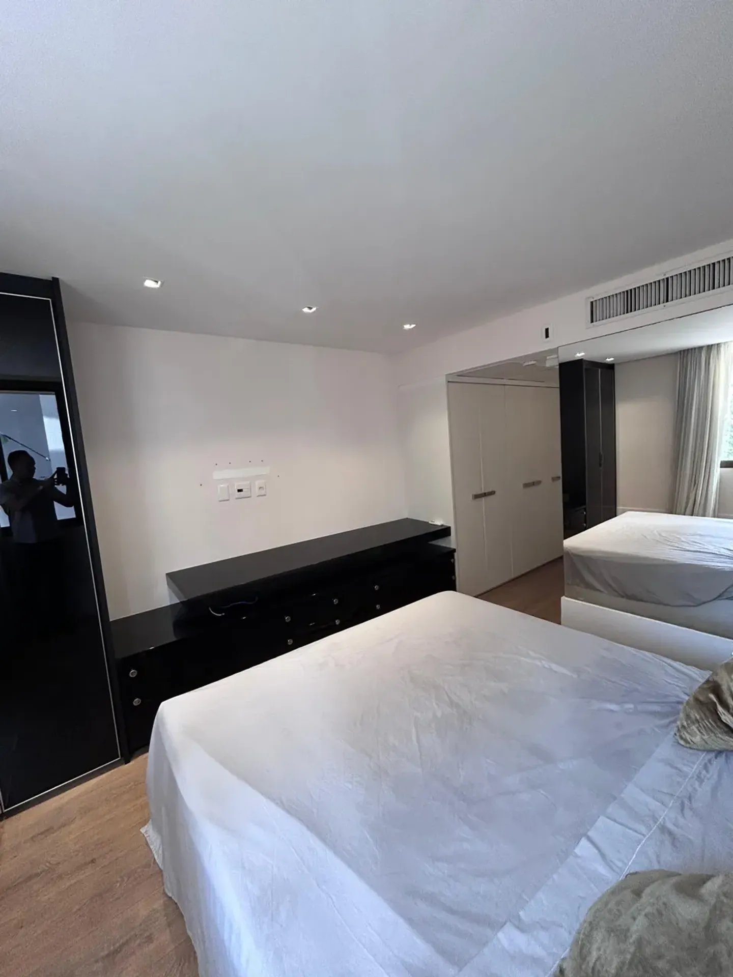 Furnished 2-bedroom apartment with 2 bathrooms — photo 22
