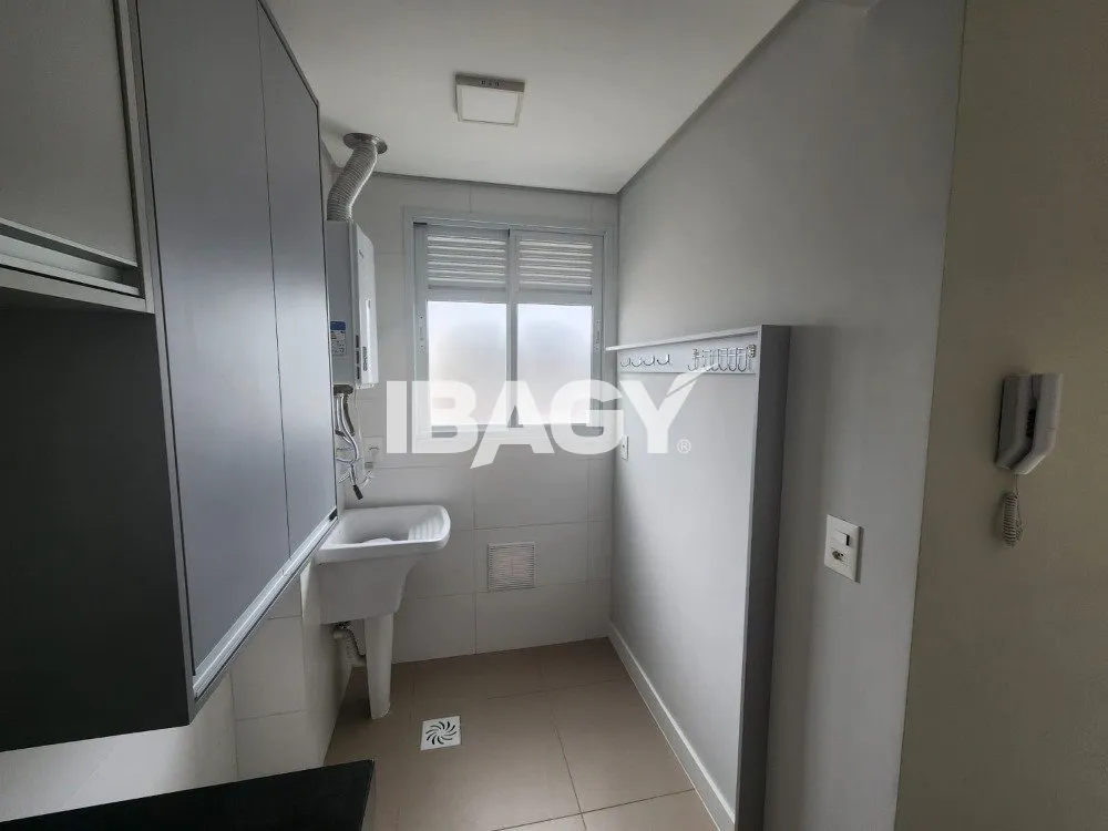 2-bedroom apartment in a building with a gym — photo 7