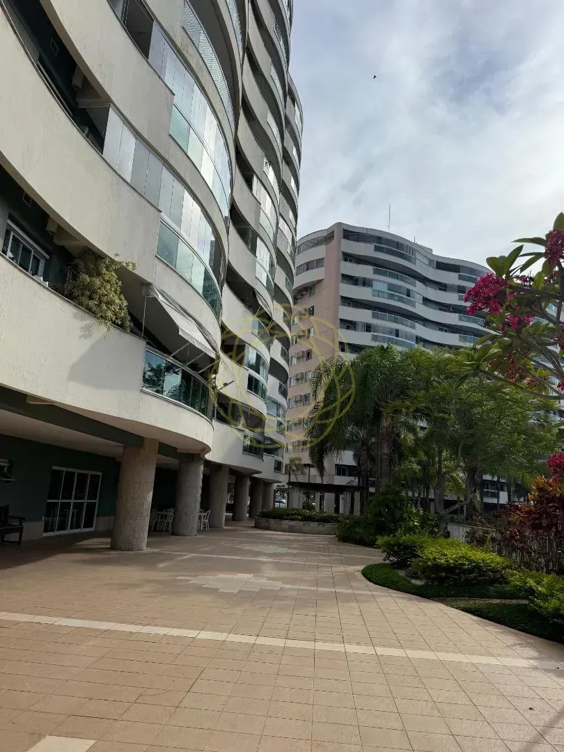 Cobertura com 3 quartos e 4 banheiros