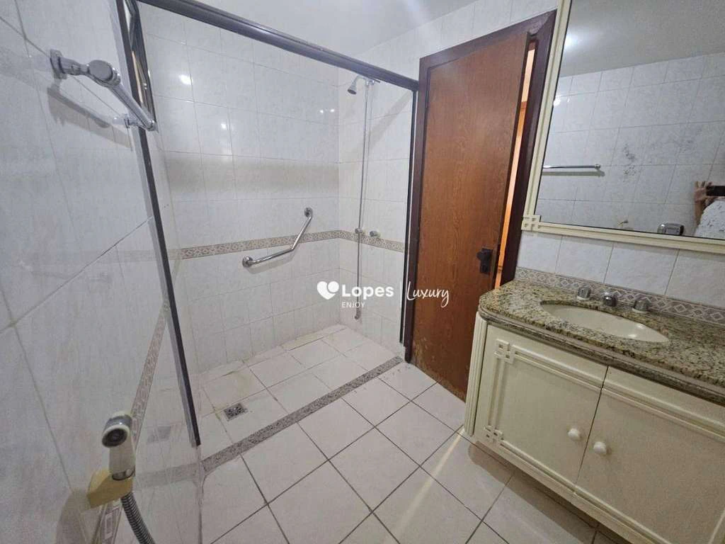 136 m² apartment with 3 bedrooms and 2 parking spaces — photo 7