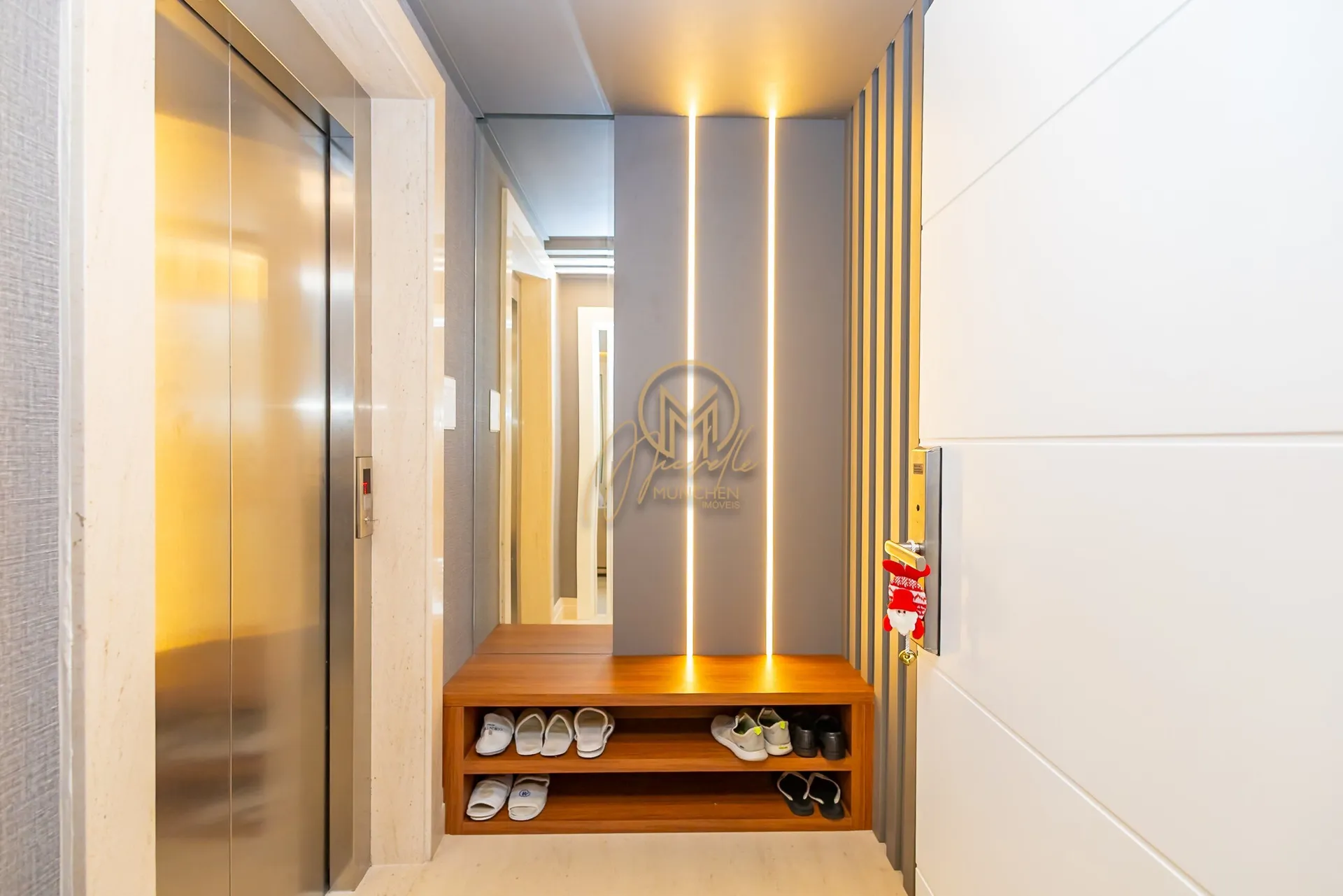 Furnished 462 m² apartment with 4 en-suite rooms — photo 30