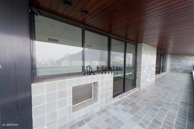Apartment with 4 bedrooms and a balcony — photo 14