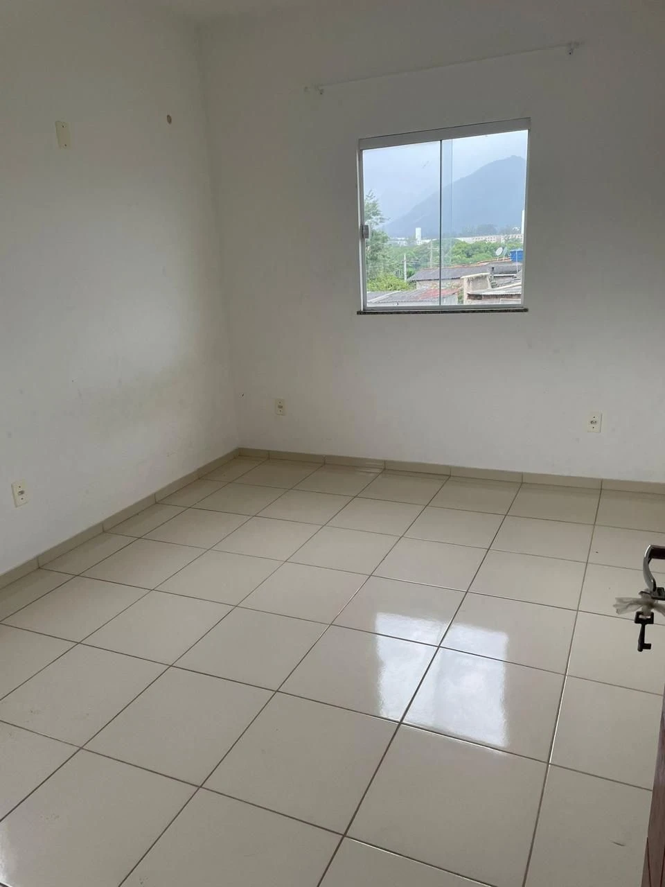1-bedroom apartment with a glass shower enclosure — photo 6