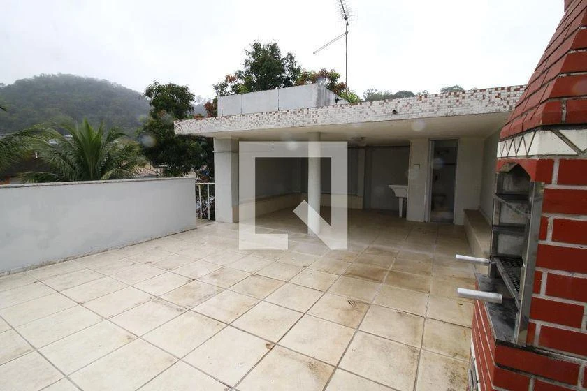 Condominium house with a balcony and private garden — photo 48
