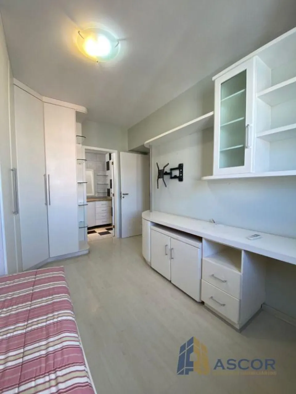 3-bedroom apartment with a home office — photo 16