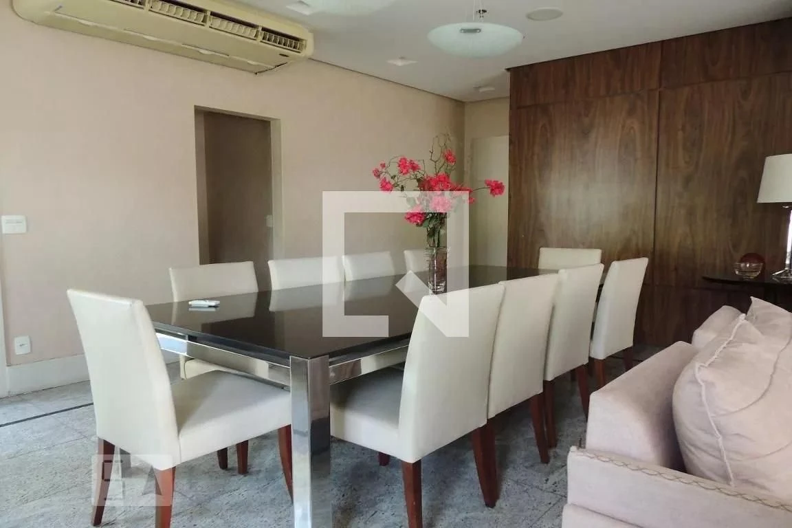 Glass-enclosed balcony in a 3-bedroom apartment, 85 m² — photo 49