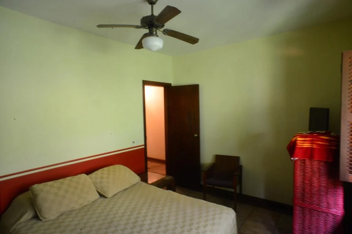 Casa mobiliada com 6 quartos e 5 suítes, com jardim — photo 43