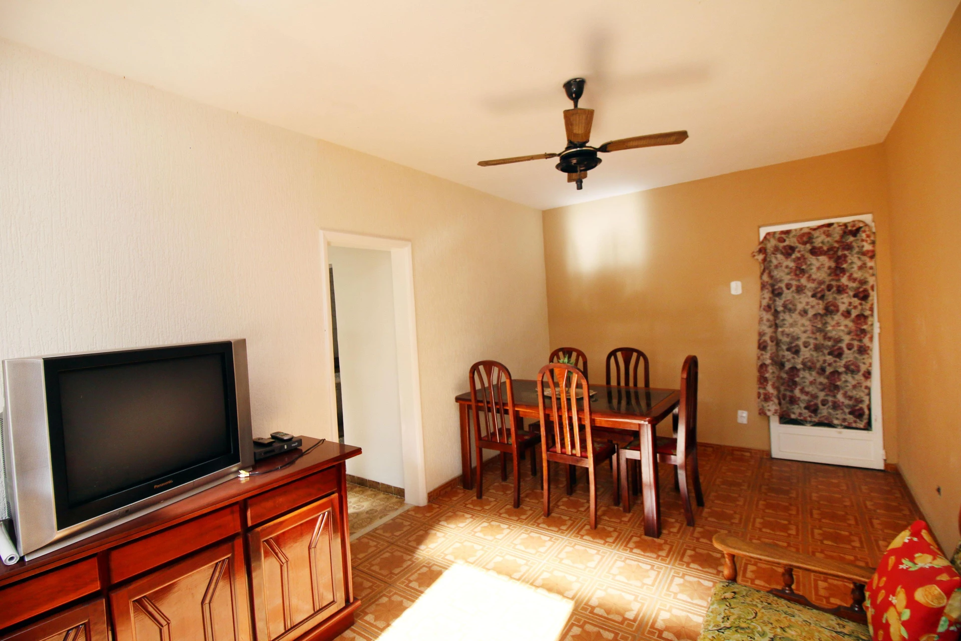 Rental apartment with 2 bedrooms and a balcony — photo 16