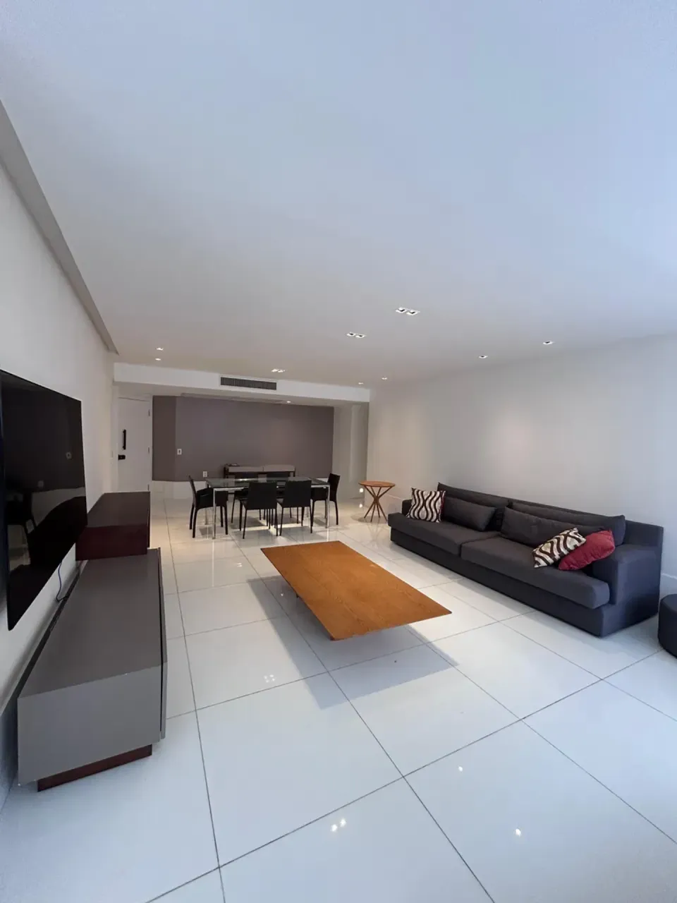 Furnished 2-bedroom apartment with 2 bathrooms — photo 4