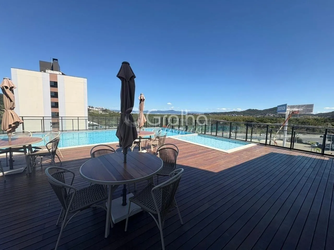 Furnished 2-bedroom 2-bath apartment with 71 m² and 1 parking — photo 21