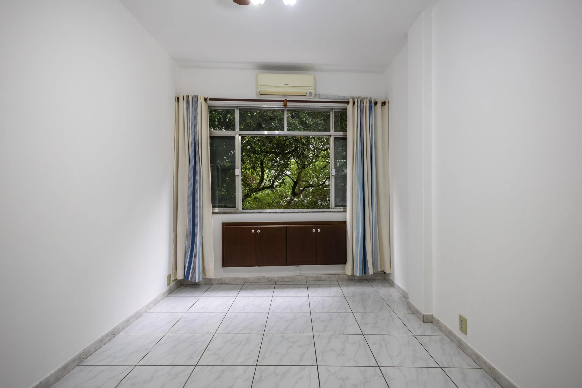 3-bedroom apartment with a park view — photo 9