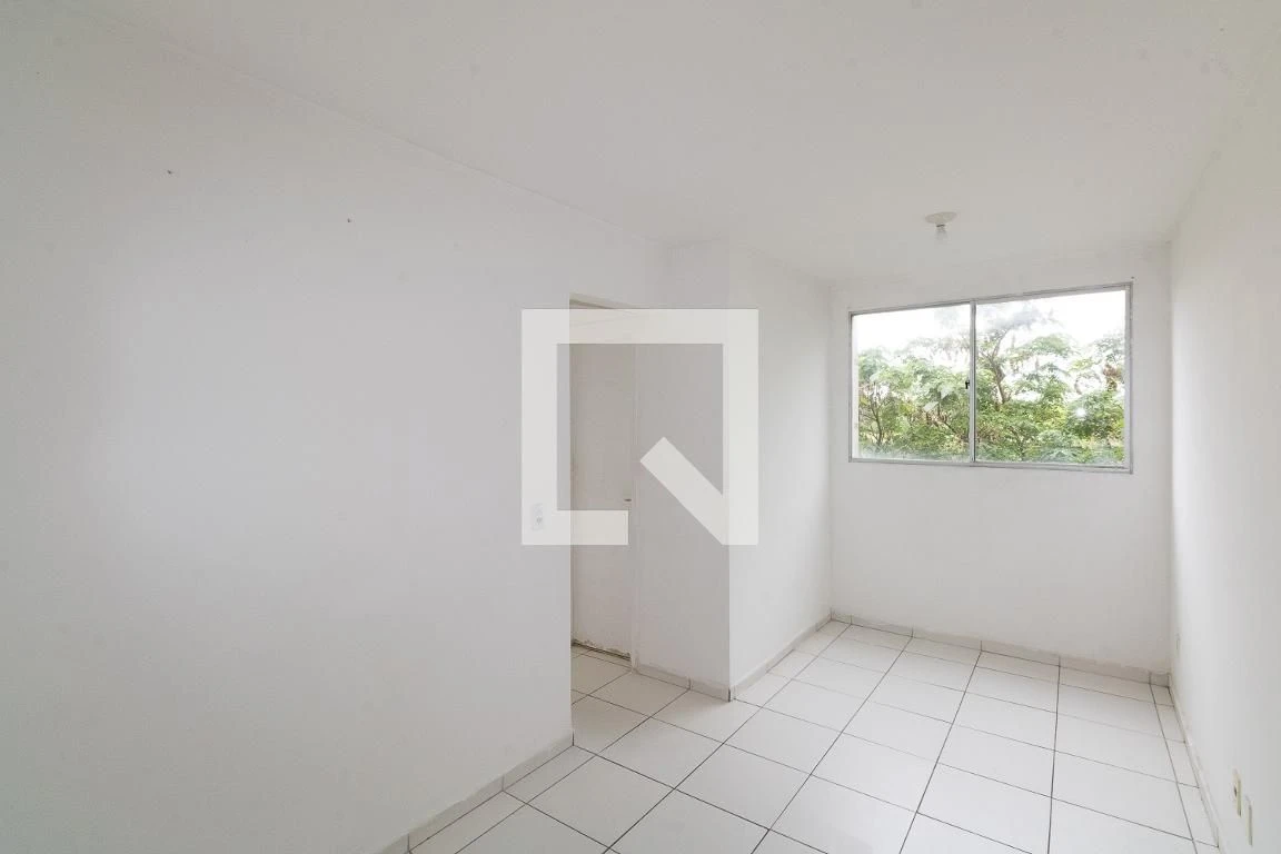 Apartamento con piso de cerámica, 2 dormitorios y 1 plaza — photo 9