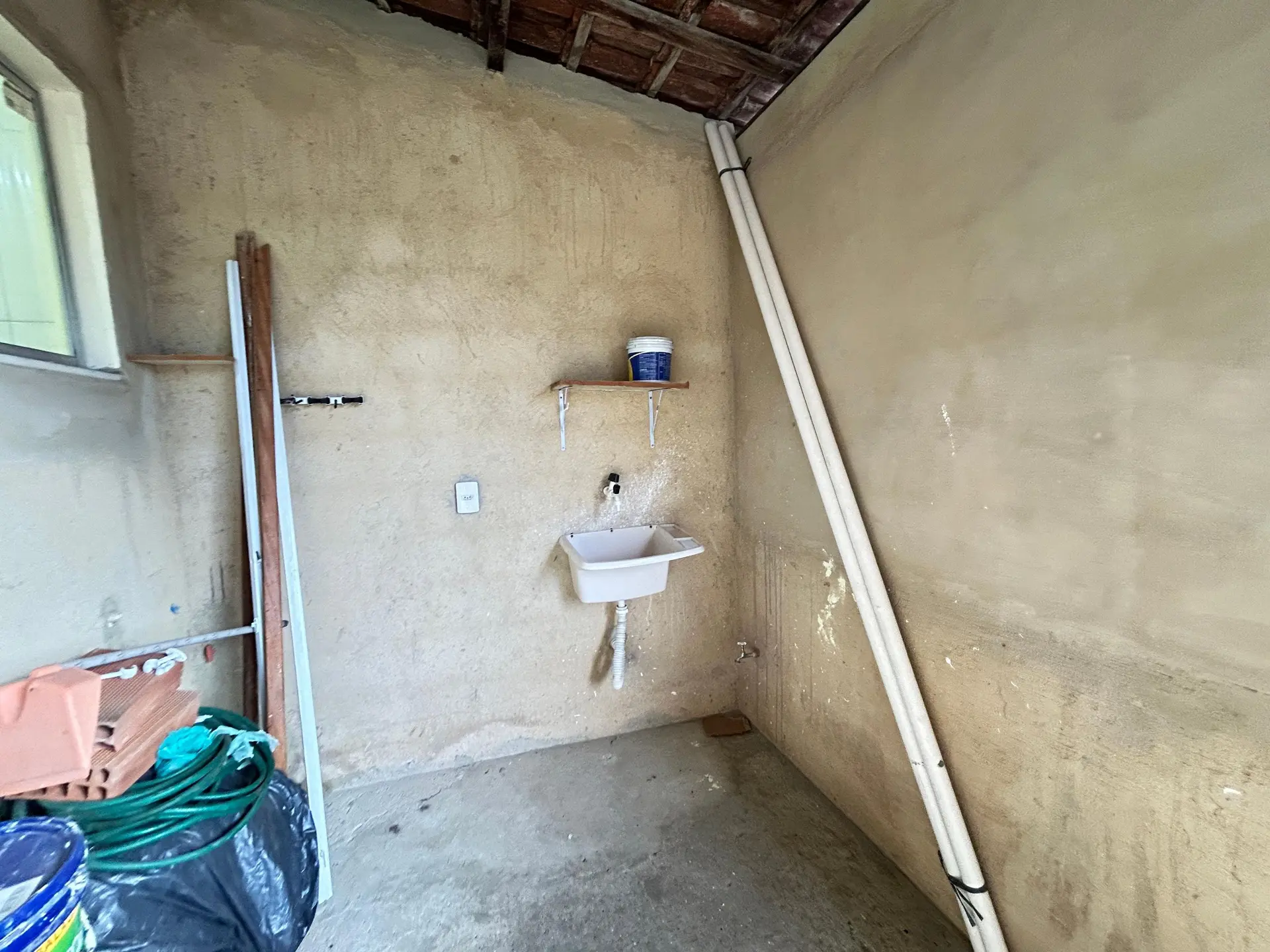 Unfurnished 1-bedroom house with a dedicated laundry area — photo 6