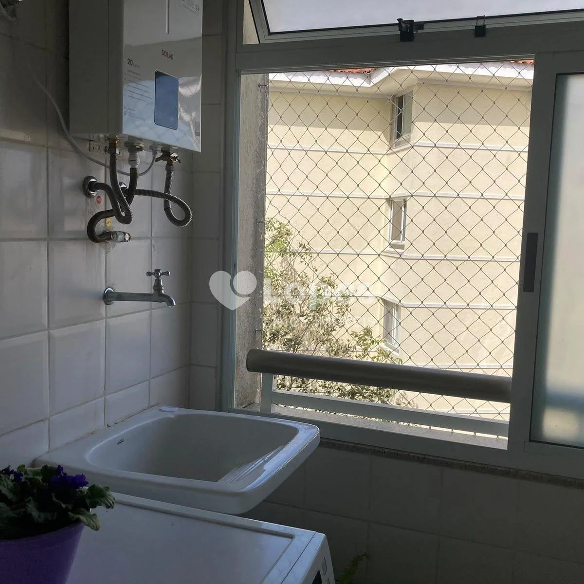 Furnished apartment, 96 m², with a glass-enclosed balcony — photo 8