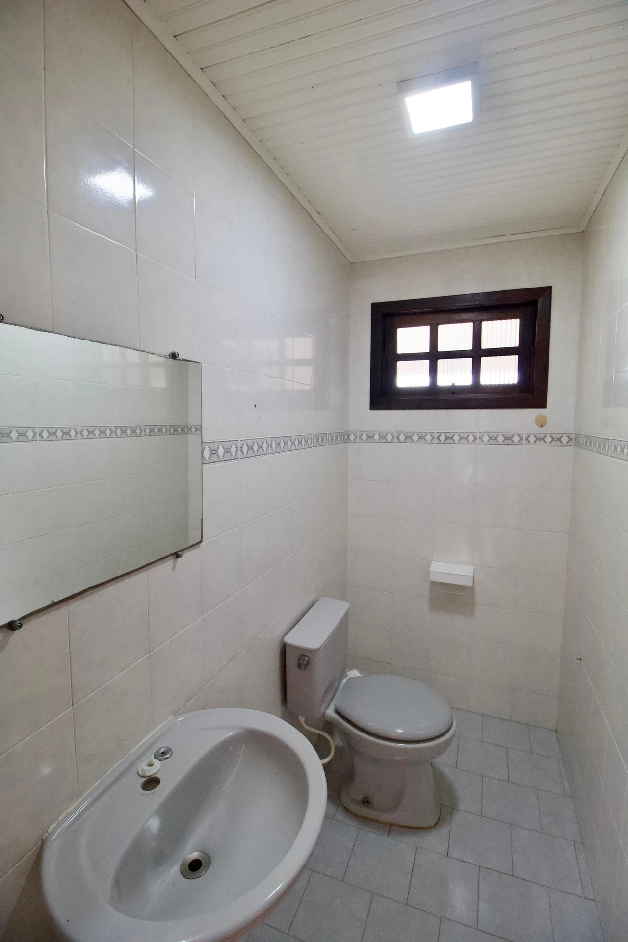 4-bedroom house with a garden in Curitiba — photo 60