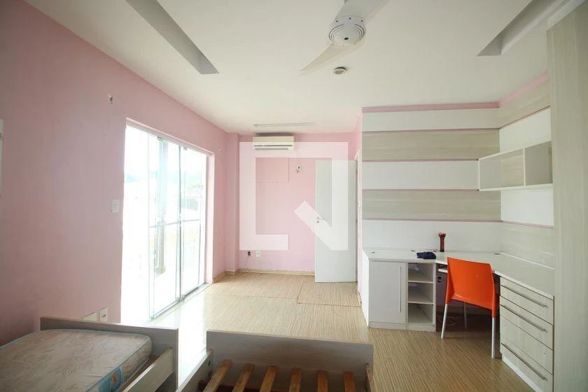 6-bedroom house with 4 en-suite suites and 600 m² — photo 26