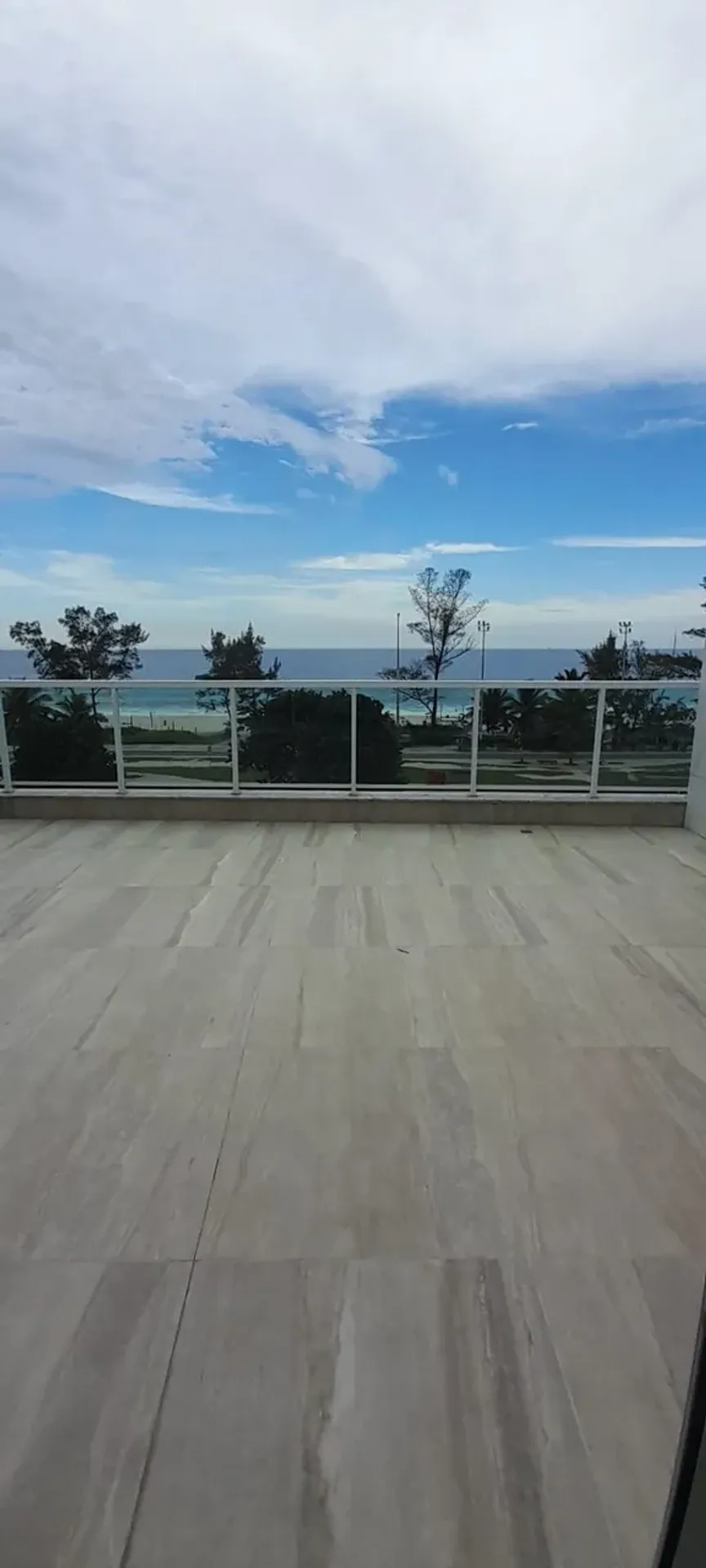 Квартира 300 м² з видом на воду та панорамними вікнами — photo 21