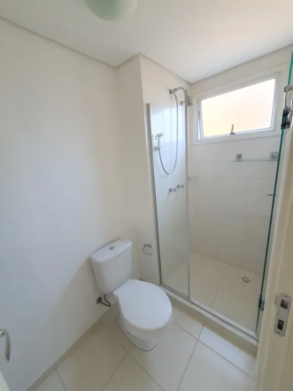 Apartamento de 2 quartos com cozinha fechada e fogão a gás — photo 14