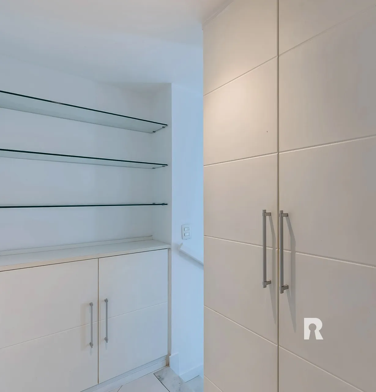 Floor-to-ceiling windows in a 2-bedroom apartment, 100 m² — photo 10