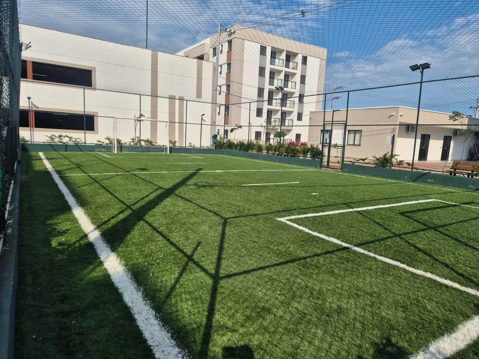 Квартира з 2 спальнями, у будинку є тренажерний зал — photo 21