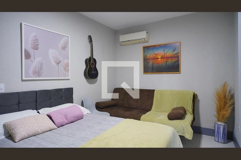 House with 5 bedrooms and 3 en-suites with a balcony — photo 4