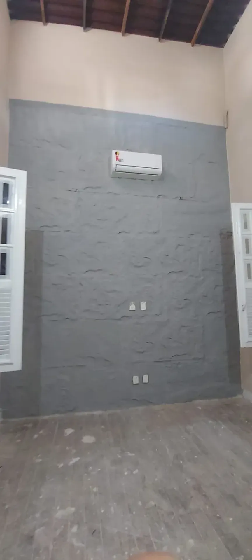 Apartamento de 3 quartos com piso de madeira ou laminado — photo 14