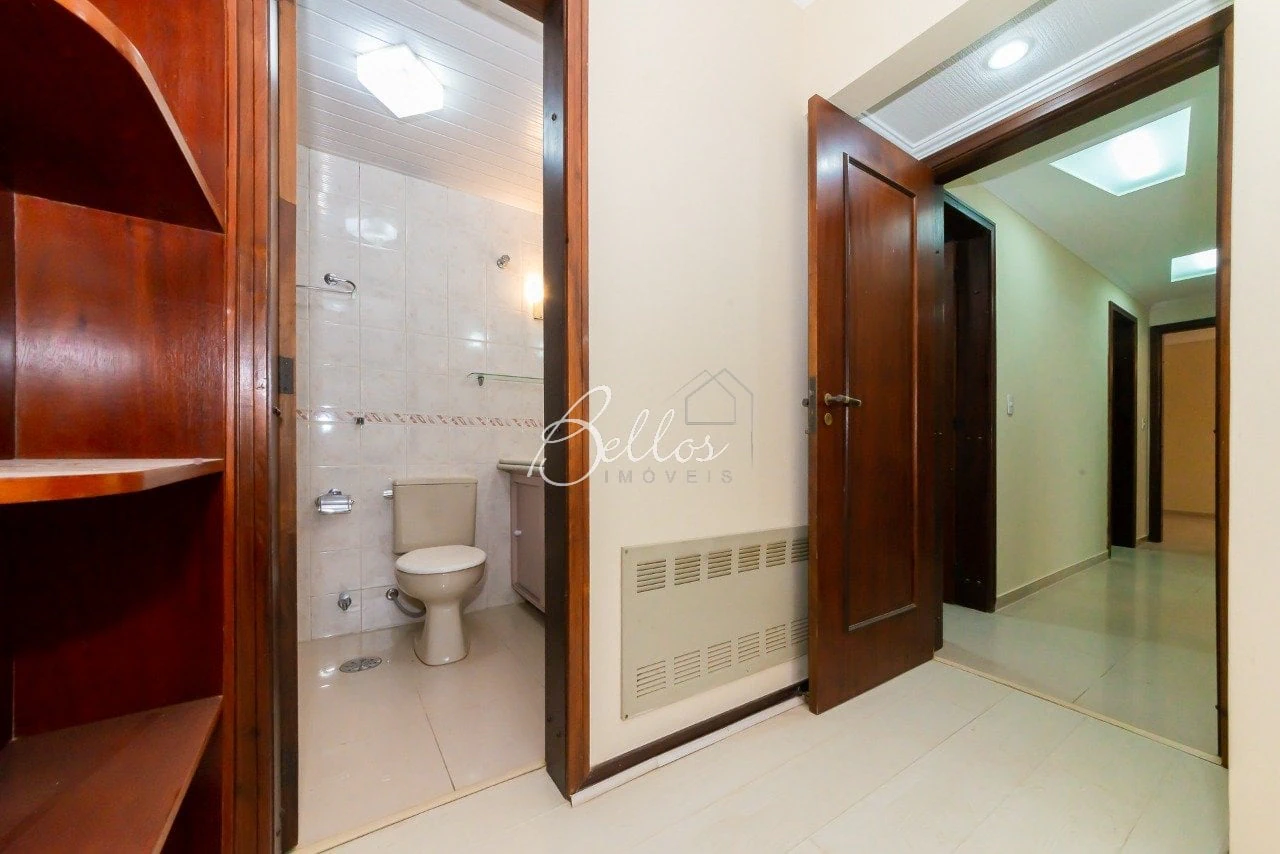 3-bedroom apartment with a bathtub — photo 25