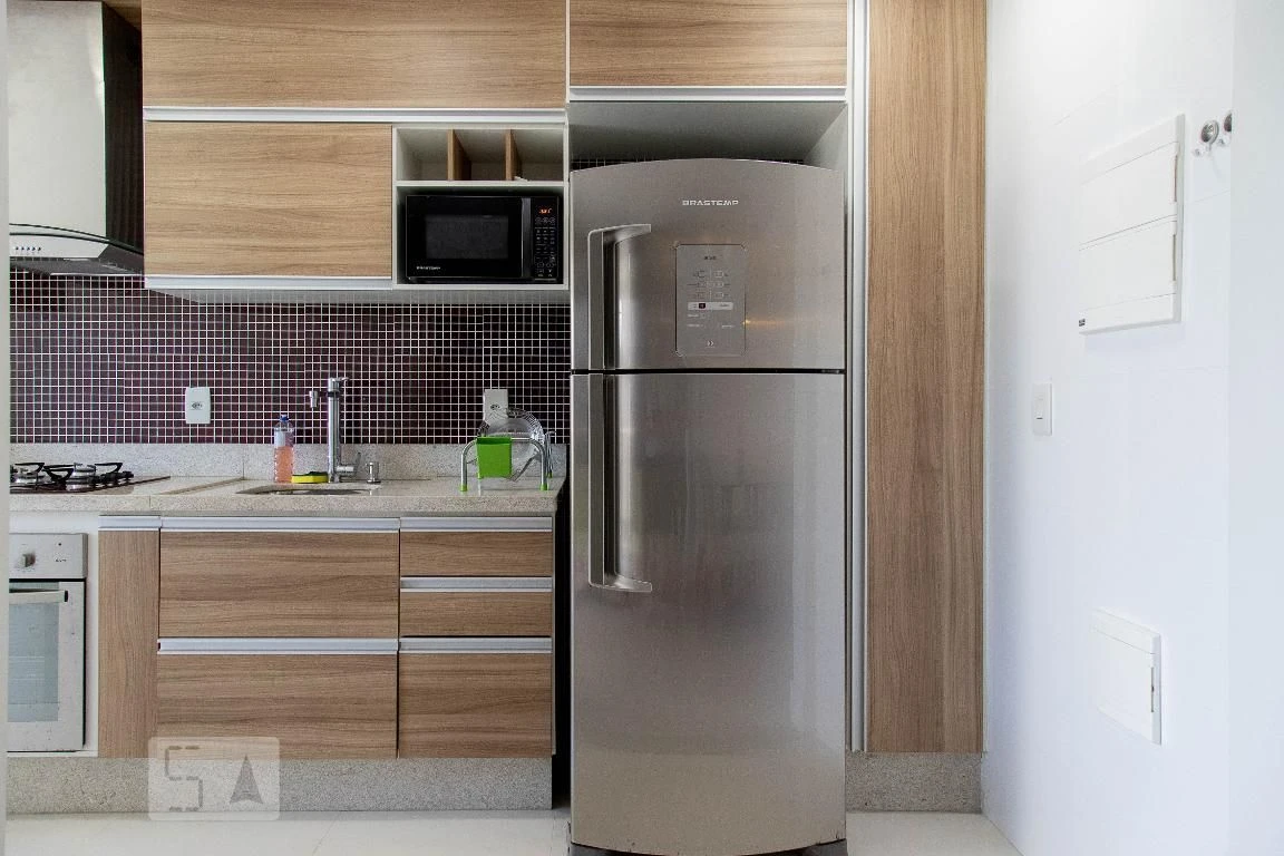 Balcony with a grill in a 2-bedroom apartment, 90 m² — photo 17