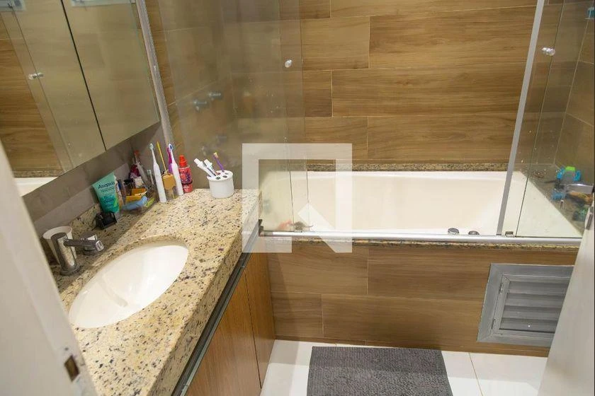 3-bedroom apartment with a bathtub — photo 16