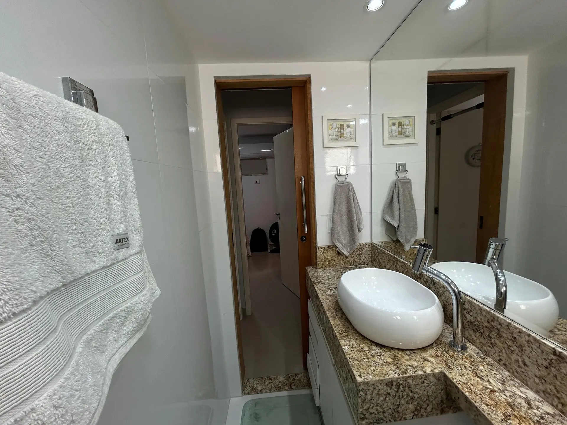 2-bedroom apartment with a mountain view in Rio de Janeiro — photo 46