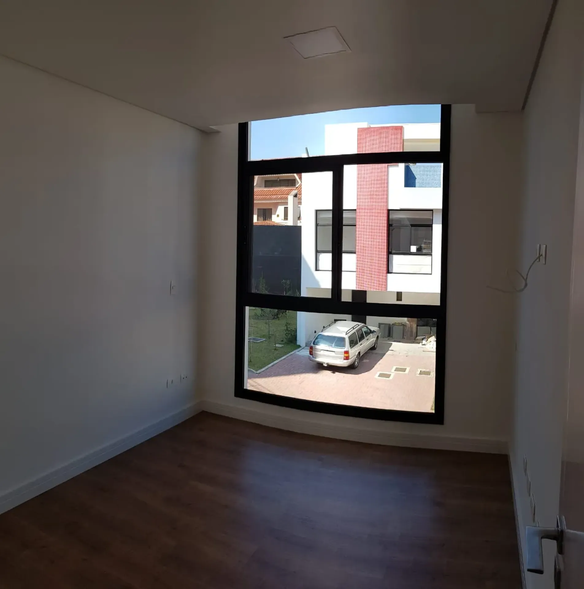 Unfurnished 260 m² house with 3 bedrooms and 2 parking — photo 17