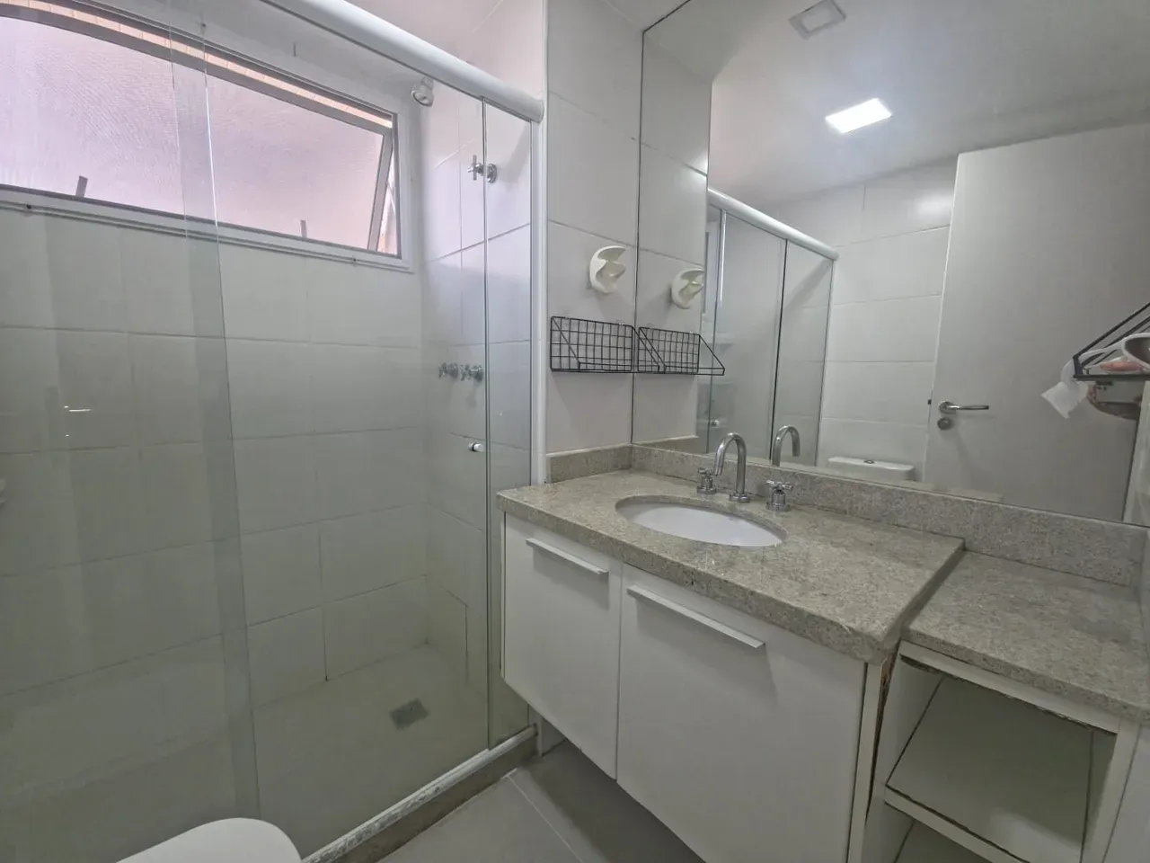 Furnished apartment with 4 bedrooms, 5 bathrooms and 195 m² — photo 23