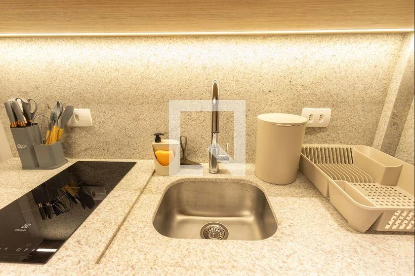 Furnished studio, 24 m², with floor-to-ceiling windows — photo 19