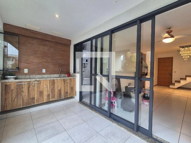 Apartamento, 137 m², com piscina privativa