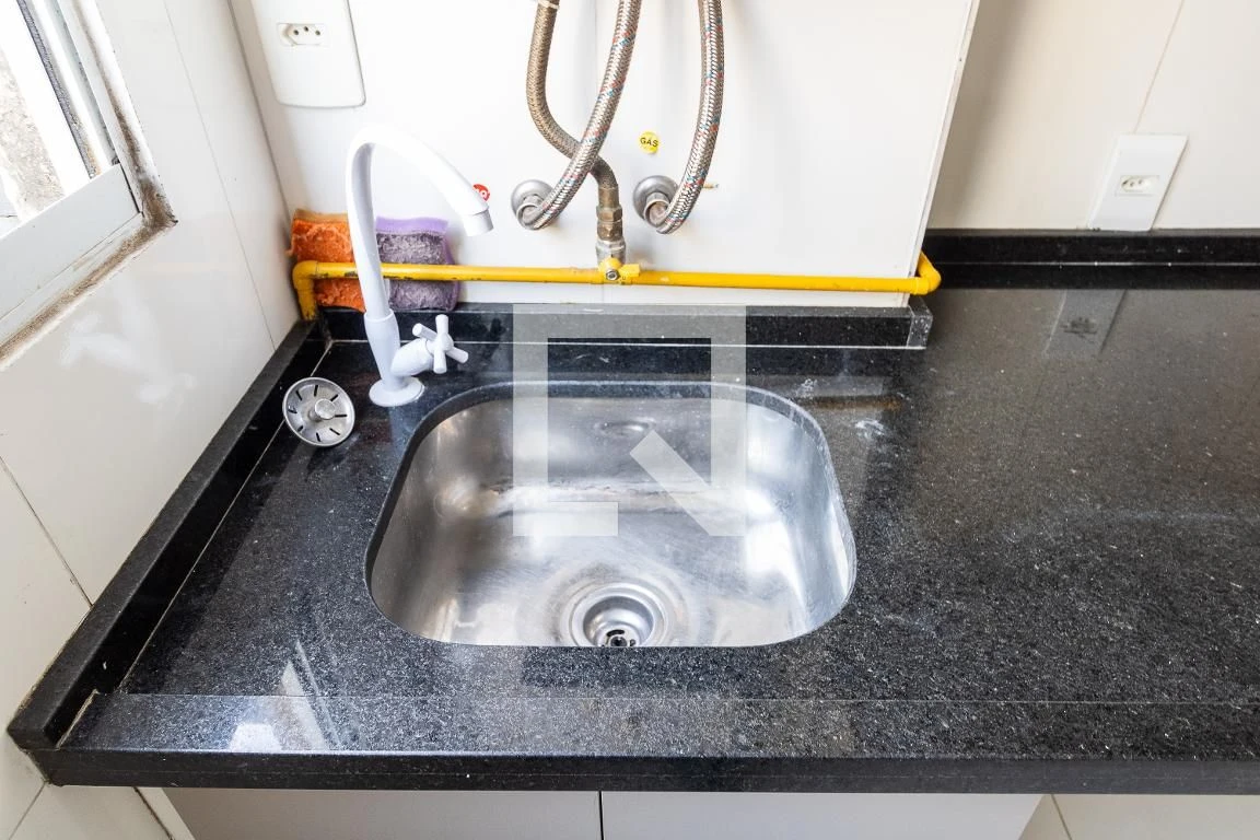 Apartamento com 2 quartos, 1 vaga e cozinha compacta