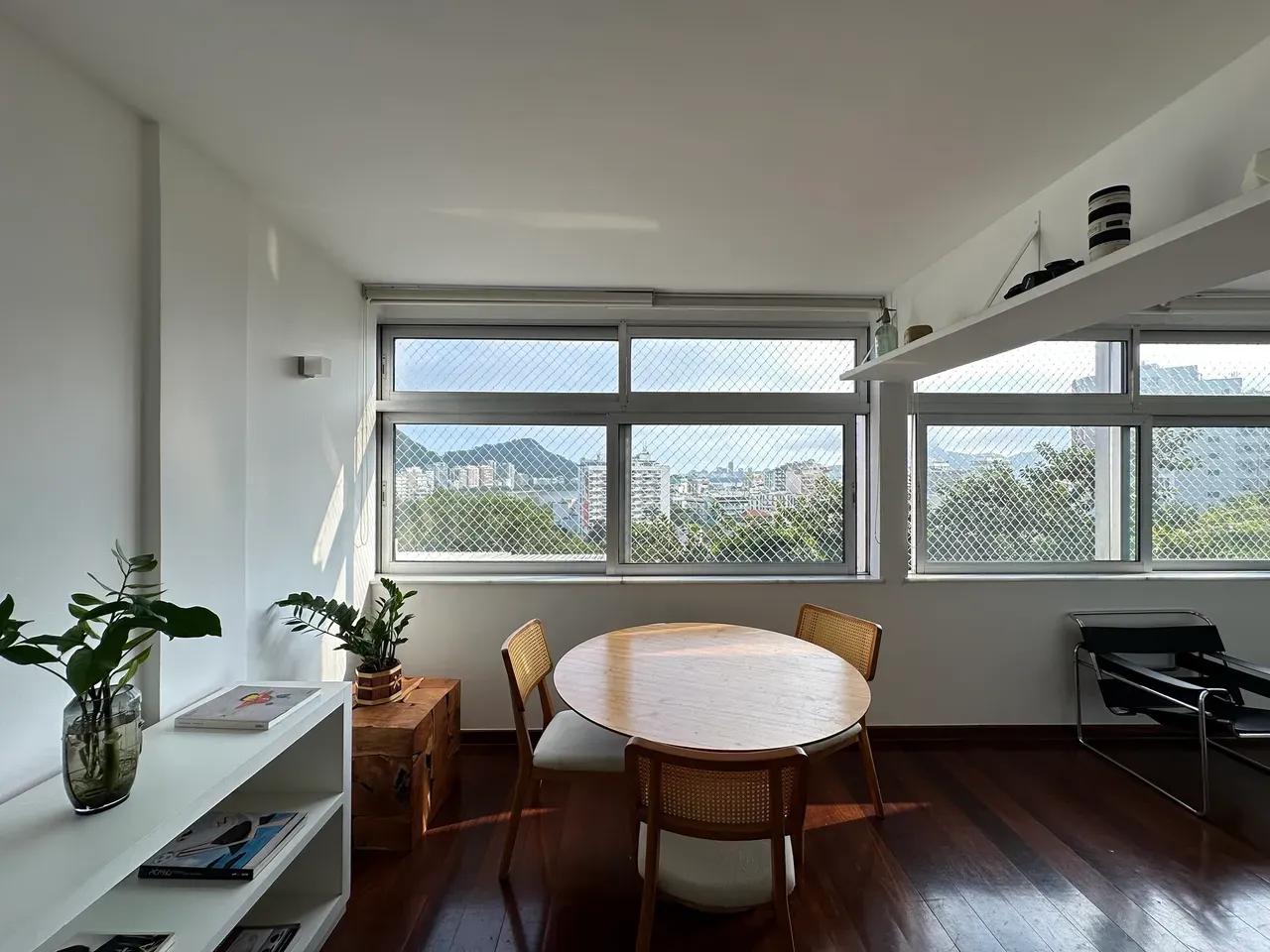 Apartment on the 4th floor with floor-to-ceiling windows — photo 8
