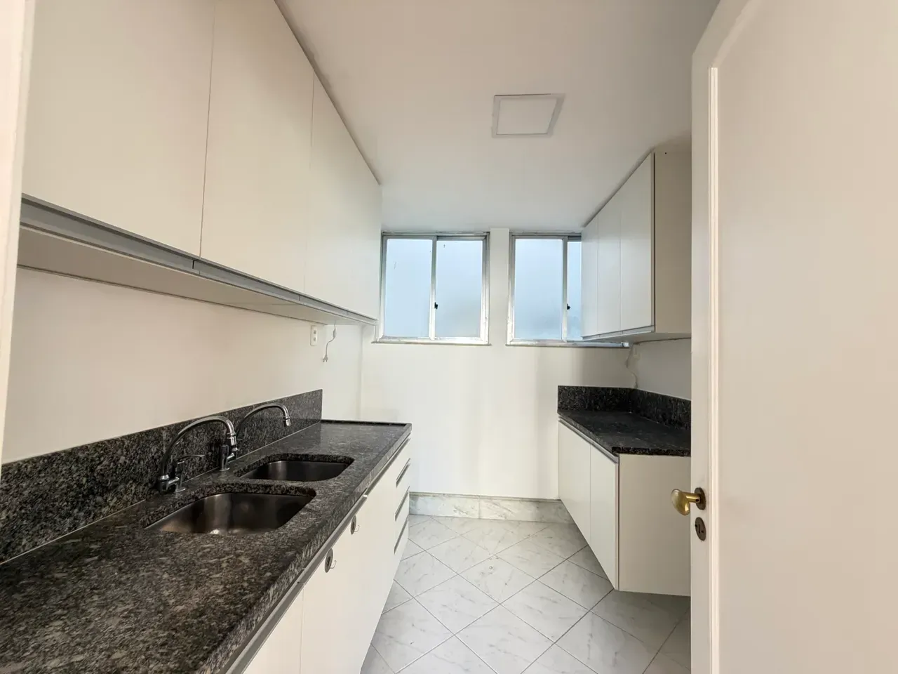 132 m² apartment with 3 bedrooms and 1 parking space — photo 4