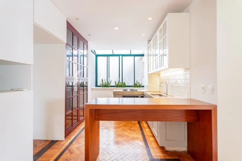 Unfurnished apartment with 3 bedrooms and 4 bathrooms — photo 3