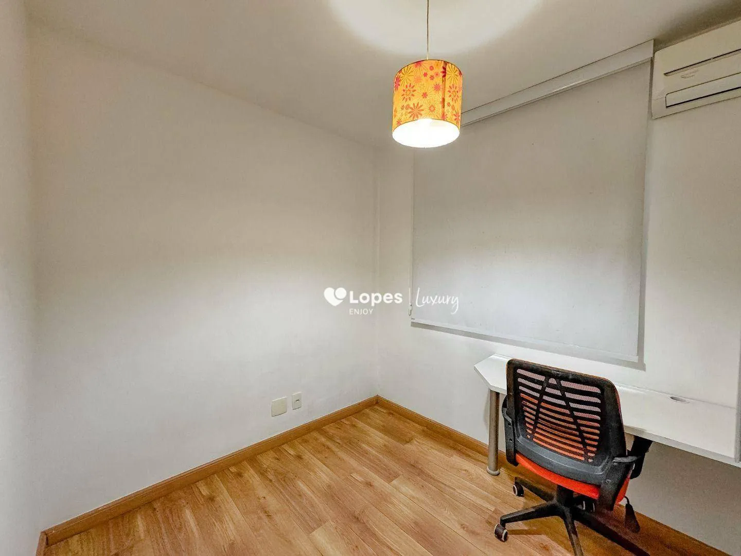 100 m² apartment with 3 bedrooms and a balcony — photo 37
