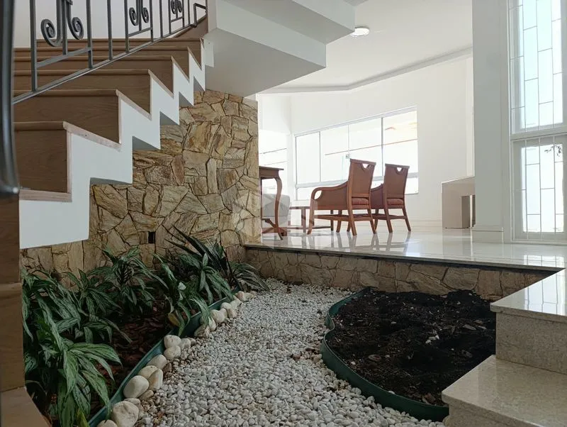 Furnished house, 222 m², with a bathtub — photo 49